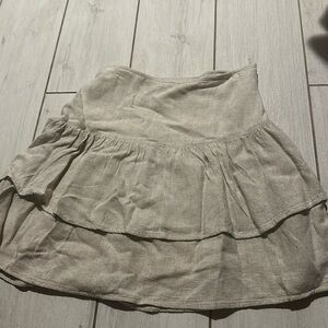 Never worn abercrombie and fitch beige skirt size XS